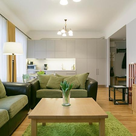 Saaresalu City Center Apartment Pärnu Buitenkant foto