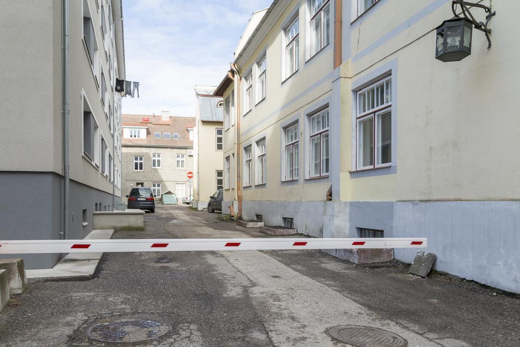Saaresalu City Center Apartment Pärnu Buitenkant foto