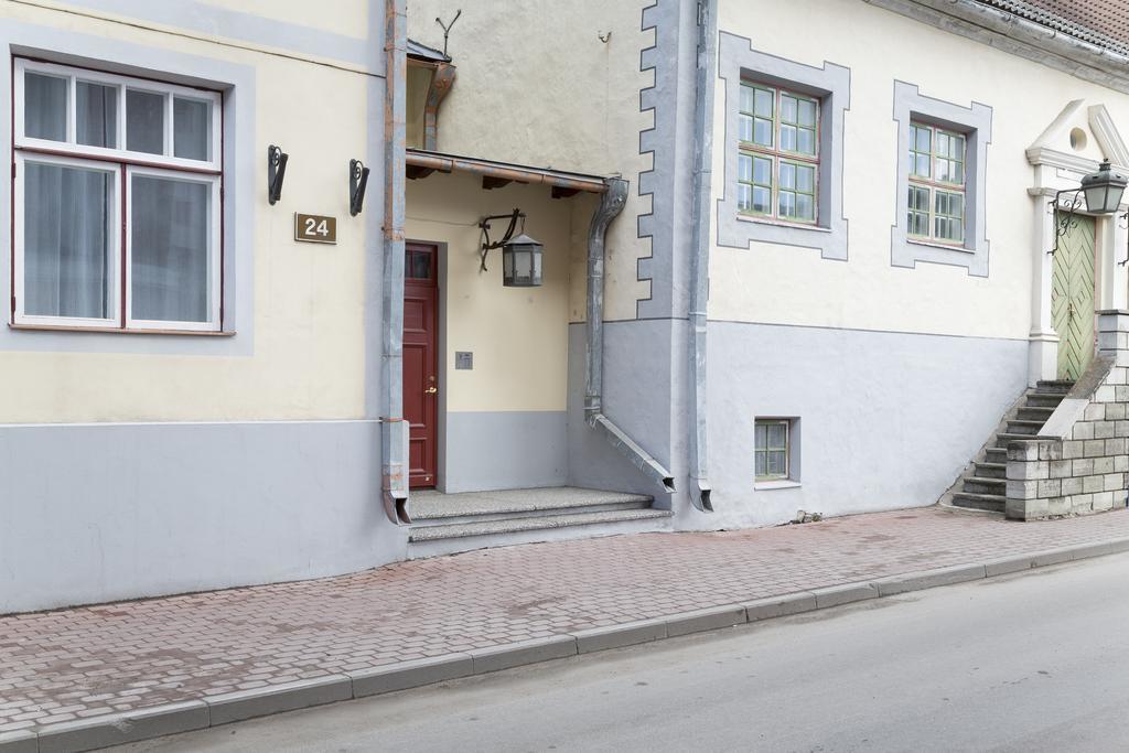 Saaresalu City Center Apartment Pärnu Buitenkant foto