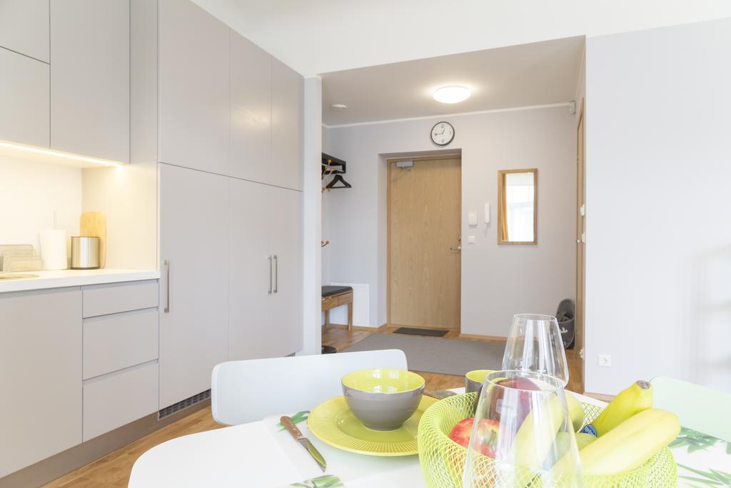 Saaresalu City Center Apartment Pärnu Buitenkant foto