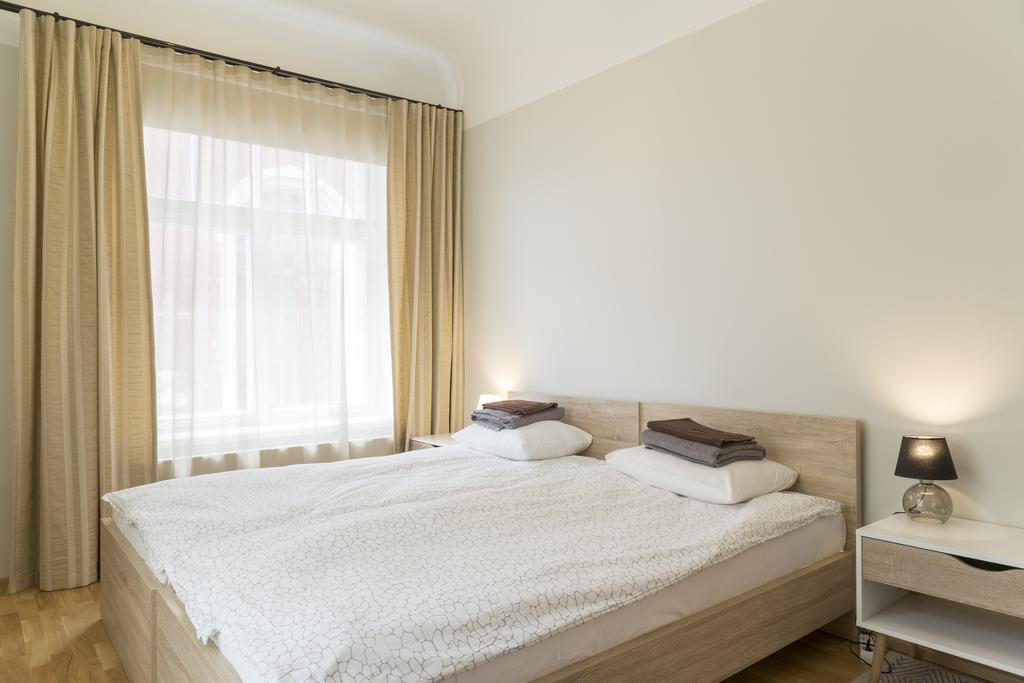 Saaresalu City Center Apartment Pärnu Buitenkant foto