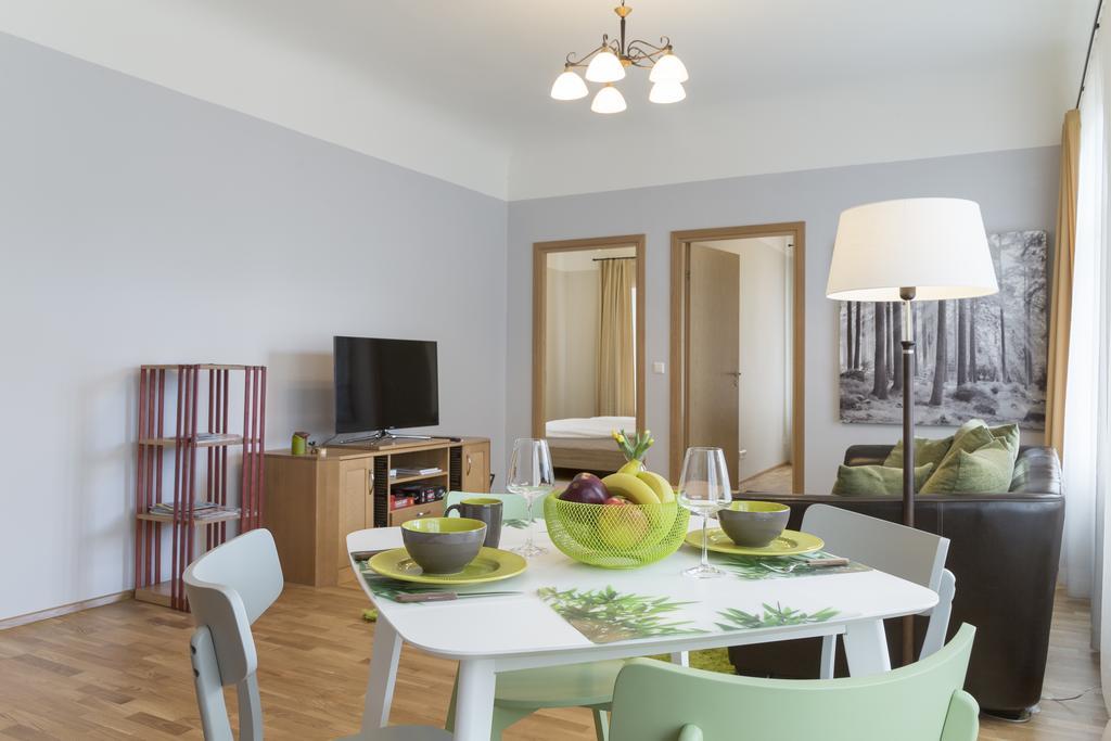 Saaresalu City Center Apartment Pärnu Buitenkant foto